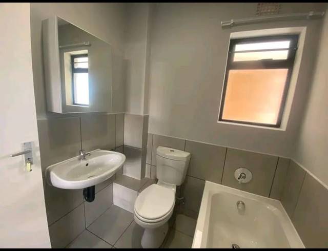 2 BEDROOM APARTMENT FOR SALE IN FOURWAYS